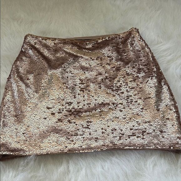 Banana republic slip on mini sequin skirt - Picture 2 of 5